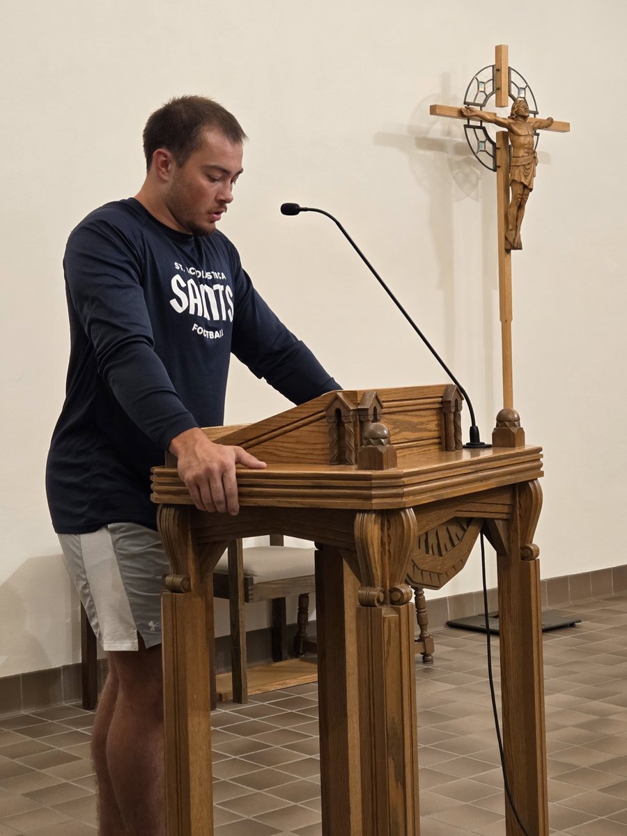 SrLisa's tweet photo. @CSSSaintsFB was in Chapel tonight for their beginning of the season prayer service.  CSS President Dr. Kelly was there to greet the team and pray with us.
@CSSsaints @MIACathletics @DuluthMonastery https://t.co/V0KXxUHyrt