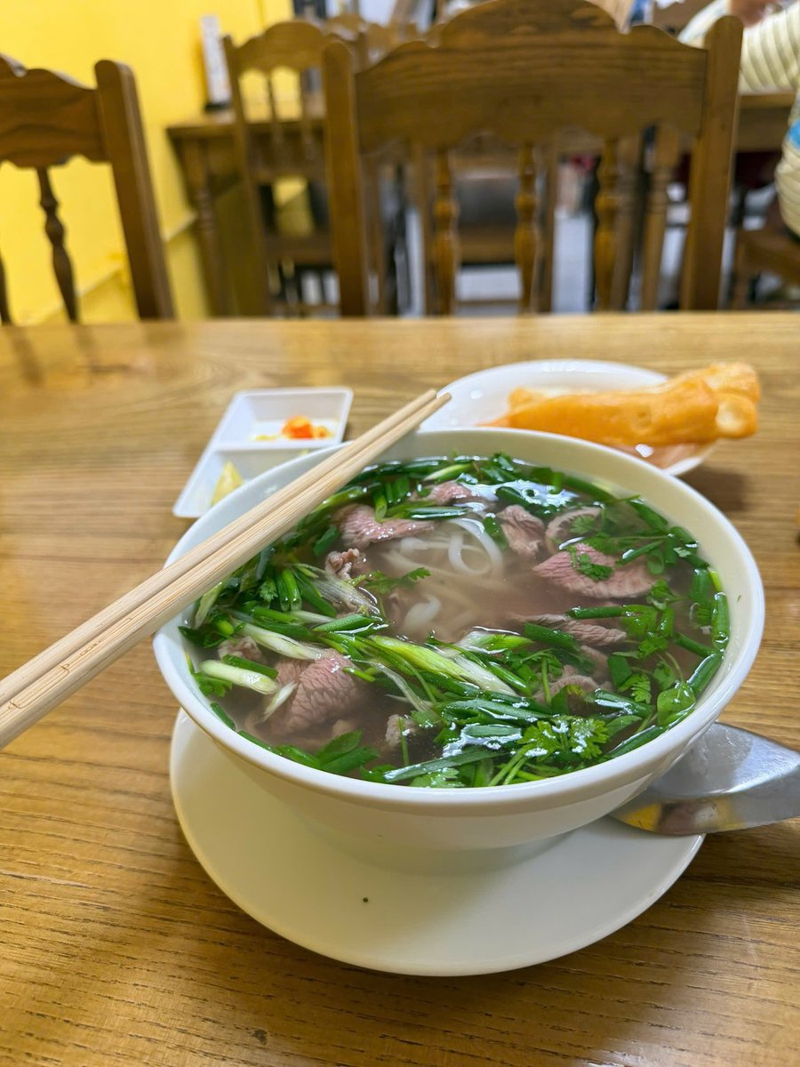Thangld0210's tweet photo. 🔥 Is Hanoi Pho actually a masterpiece, or is it just overrated nostalgia? Street stall or fancy restaurant, which one holds the true flavor? Team lime or team garlic vinegar? Let’s settle this below! 🤔👇

🔥 Dám nói phở Hà Nội là "túy hồn" hay chỉ là cái bóng của quá khứ? Ăn vỉa hè hay hàng quán đắt đỏ mới là chuẩn vị? Bỏ dấm tỏi hay chanh tươi? Tranh luận ngay đi các đồng phở! 🤔👇
#PhởHàNội #PhởBò #VănHóaẨmThực #ĐặcSảnViệtNam #TranhLuậnPhở

#HanoiPho #PhoBo #VietnameseFood #StreetFood #PhoDebat