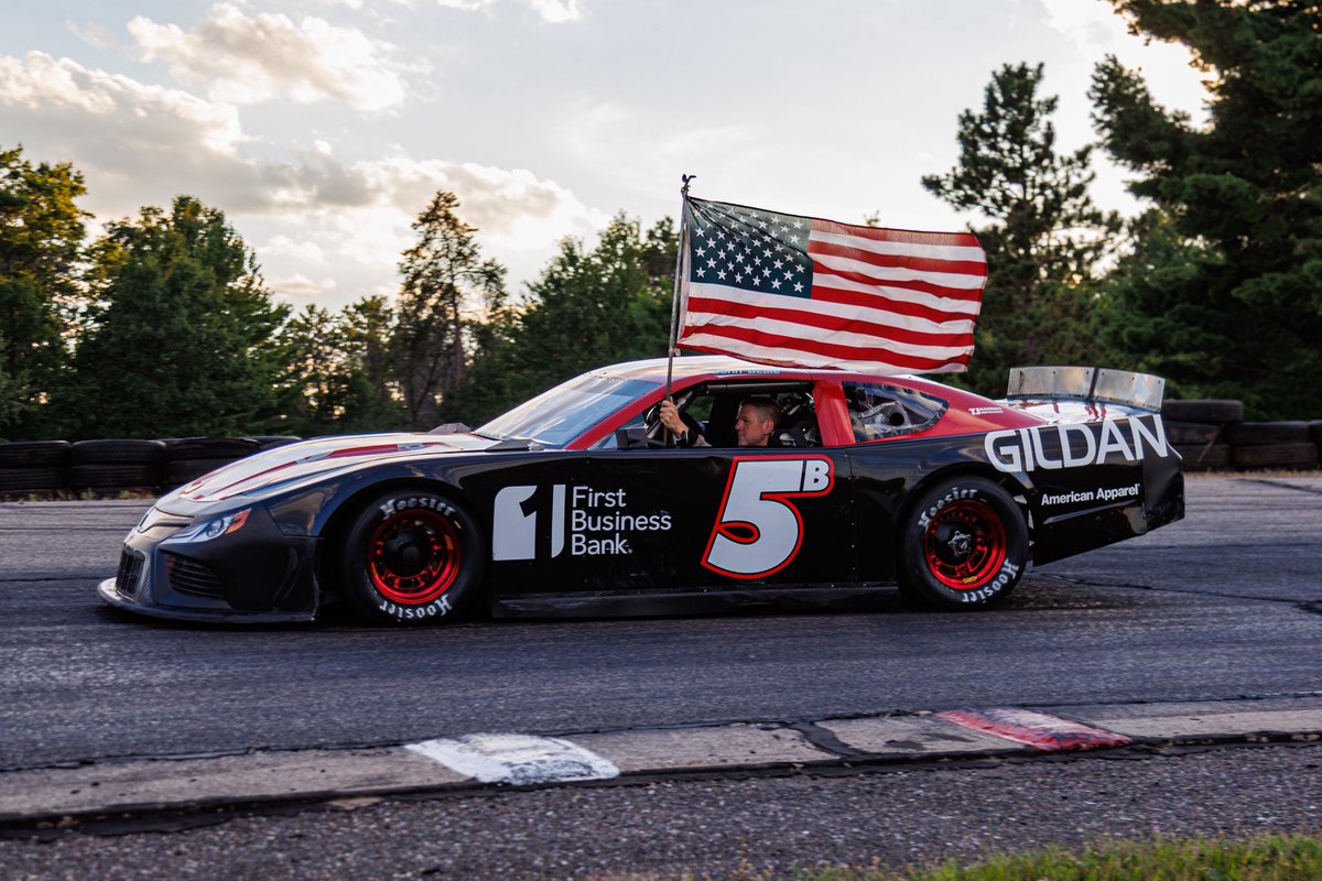 BealeRacingcom's tweet photo. Front row lockout at Norway Speedway. John Beale qualifies 1st in the No. 5b, Dalton Zehr 2nd in the No. 119 Gene Coleman car. Regular season championship night. #GildanRacing https://t.co/mqutleVBvJ