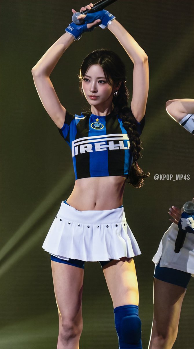 kpop_mp4s's tweet photo. 260827 KWDA
#anna #meovv https://t.co/hGZjgwVFAn