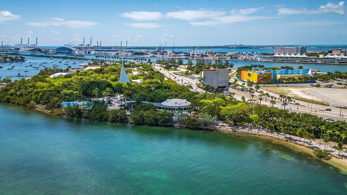 bertnass4's tweet photo. @TGGonYT The zoo is Jungle Island - you can see it in multiple flyovers of the area by PortMiami https://t.co/kltGnUIHu9