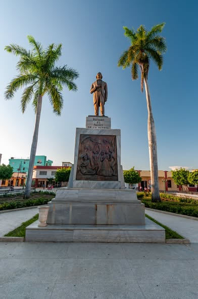 MinturCuba's tweet photo. ✨Entre calles que guardan historia y melodías que inspiran libertad, Bayamo se levanta como símbolo de orgullo nacional. Su patrimonio, su gente y su espíritu rebelde hacen de esta ciudad un destino de tradición y cultura. 🇨🇺✨

#CubaUnica #CubaTravel #GranmaTravel https://t.co/TOuSGaYzoS