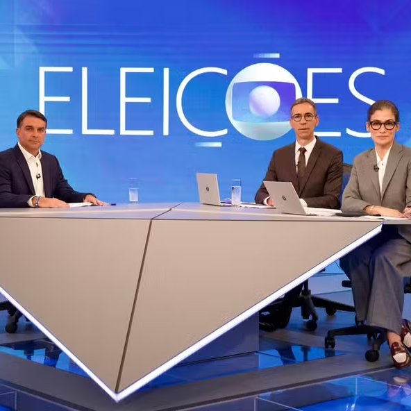 centralreality's tweet photo. Paulo Vieira sobre a sabatina com Flávio Bolsonaro na Globo:

“Ao entrevistar um mentiroso, se não interromper a mentira e dizer a verdade de imediato, vira desserviço. Faltou muitas interrupções e explicações.” https://t.co/RJvMdTtvuM