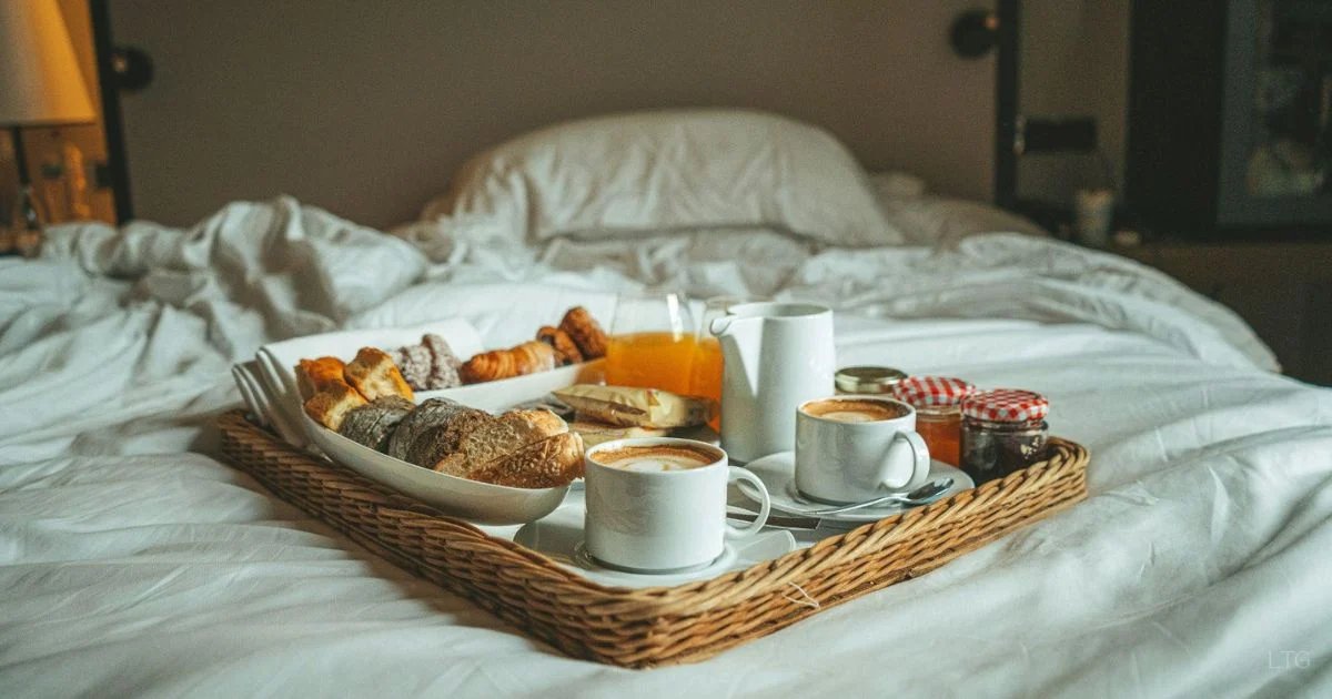 AgentSheenah's tweet photo. #REBHfun #cleveweek2026
Day 5 - Domestic ☕️🥐🥞
Claire & Steve have been dating for a year and the ex-prisoner wants to surprise his girlfriend for their first anniversary.
Read here 👇
https://t.co/XvEToLtIu4
#residentevil #cleve #claireredfield #steveburnside #fanfic https://t.co/rb4dtQGzaL