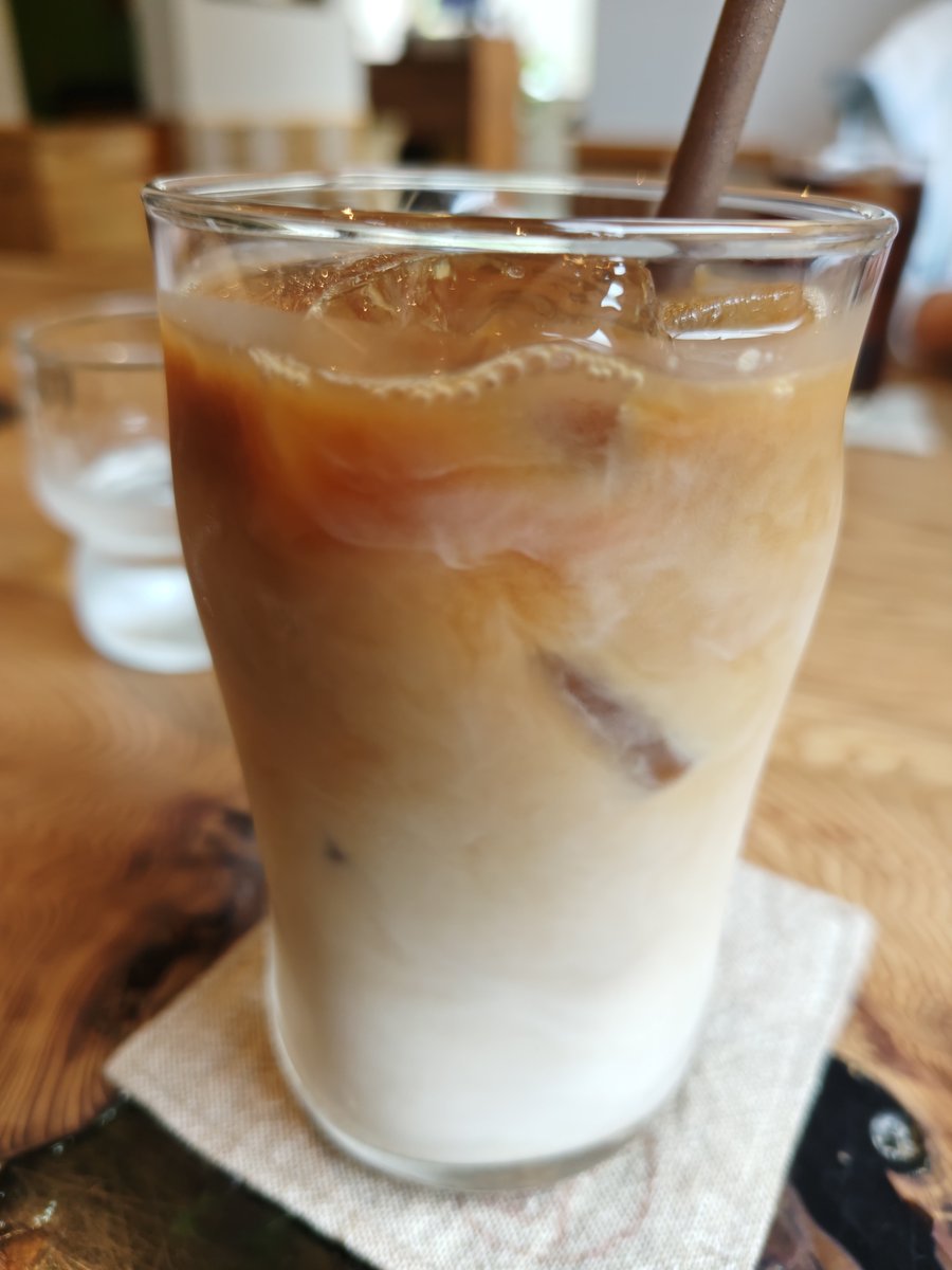 shinba205's tweet photo. 早朝カフェ行ってきた！
デザートプレート頼んだ！✨️ https://t.co/OqUy4JZ23G