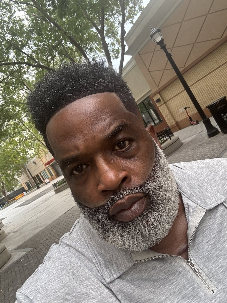 Ronmonroe_71's tweet photo. A little razor therapy ! https://t.co/gj3dxrWTKL