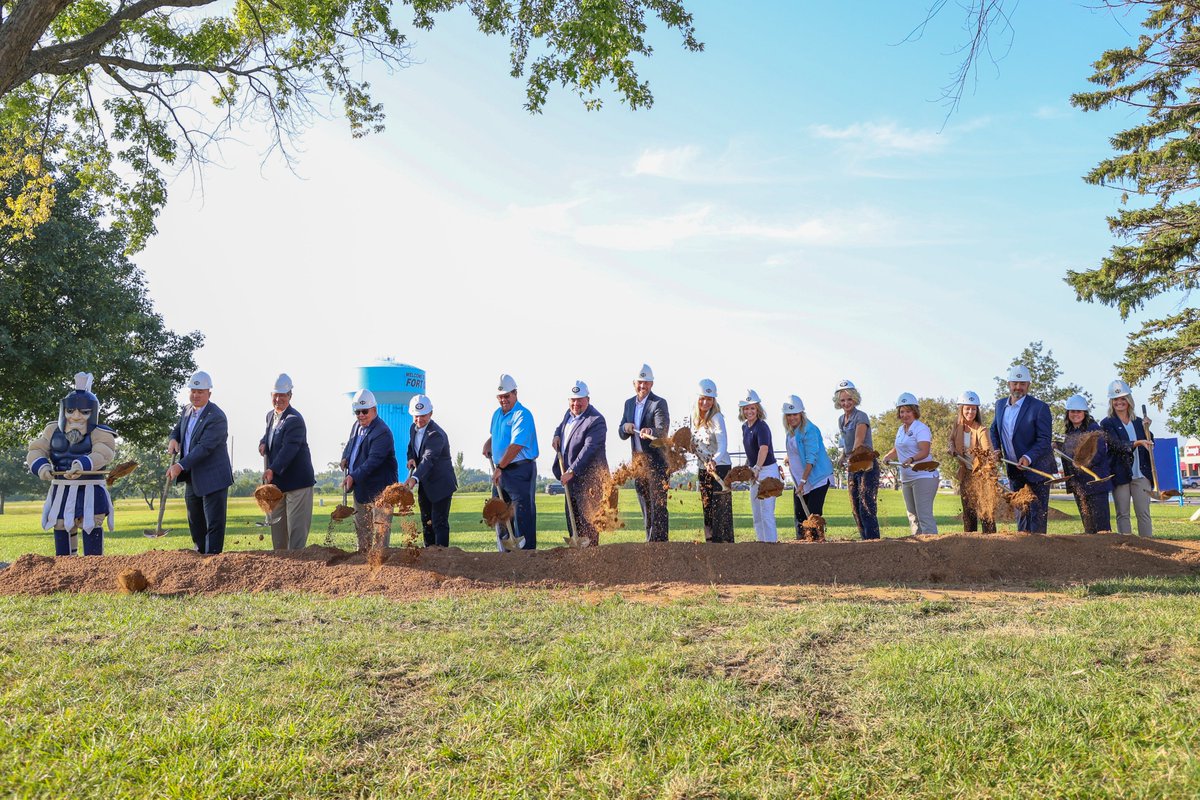 ICTritons's tweet photo. Excitement builds as groundbreaking ceremony is held for the new Center for Sports Performance! 🔱👏 #TritonNation #TheTritonWay #TritonExperience #BeATriton
https://t.co/J3cjd0t3pk https://t.co/3mDdTsQHdv