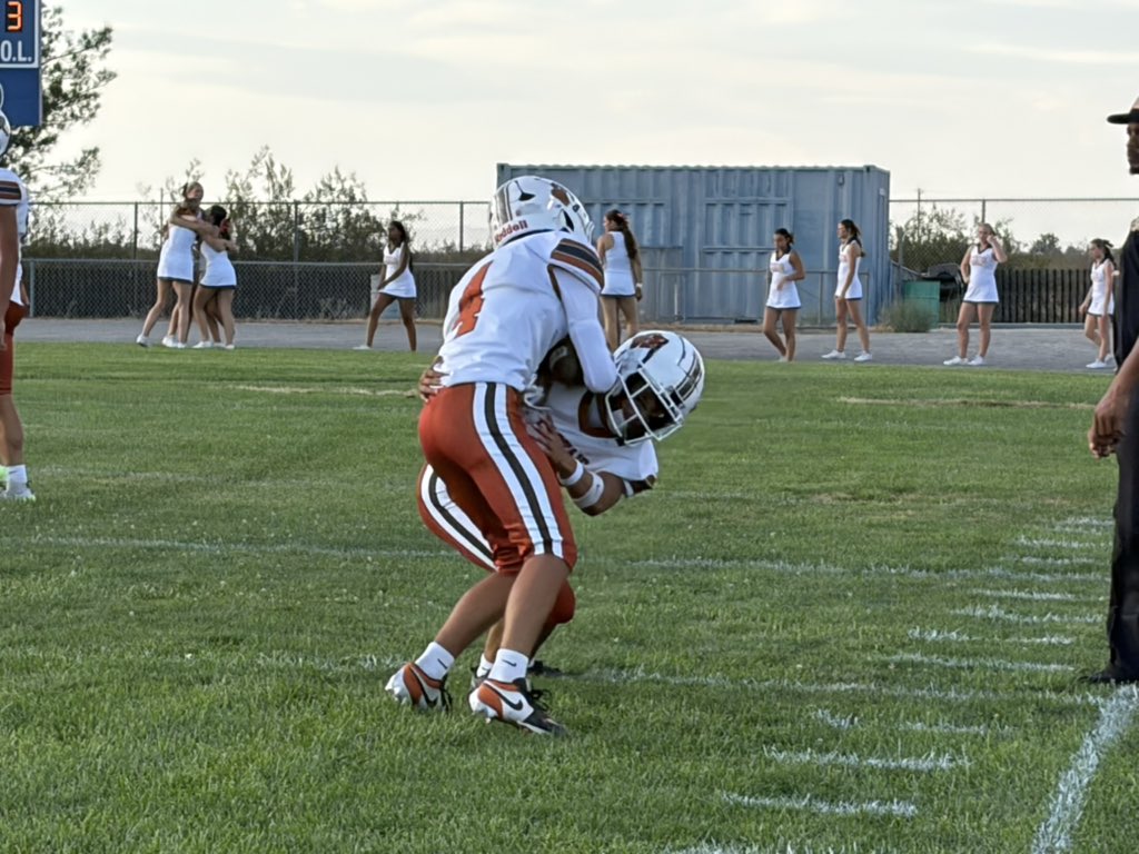 CastaicFootball's tweet photo. LOCKED IN!!!!!

#GoCoyotes https://t.co/lm4RDecBRk