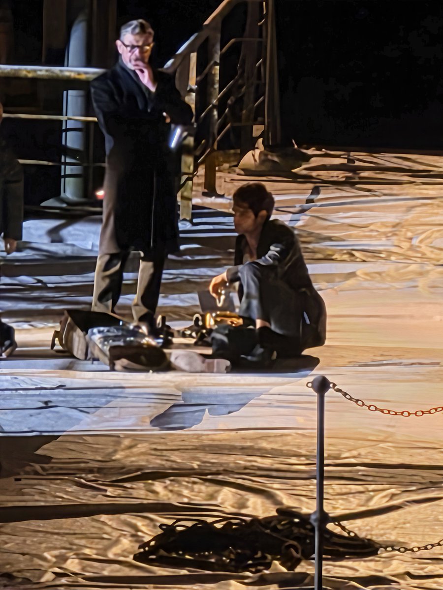alastairneil29's tweet photo. Some more The Batman 2 footage amd photos, I one ot looks like a Bat signal or sign on the ground #TheBatman #batman #batman2 #gothamcity #gothamglasgow  #movieset https://t.co/cXEopuyQkg