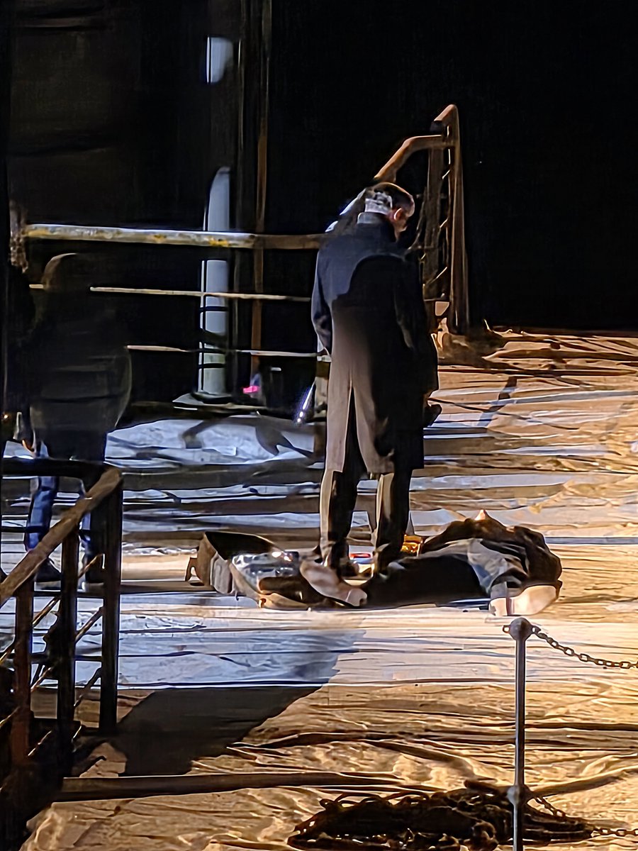 alastairneil29's tweet photo. Some more The Batman 2 footage amd photos, I one ot looks like a Bat signal or sign on the ground #TheBatman #batman #batman2 #gothamcity #gothamglasgow  #movieset https://t.co/cXEopuyQkg