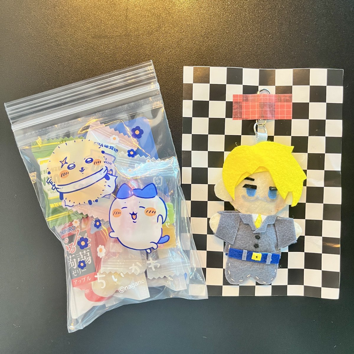 pym_9171's tweet photo. 별님(@ Bbyulx)께서 수제 펠트인형을 선물로 주셨습니다!!🥹 아악 너무 귀여워... 정신이 없어서 이제야 뜯었는데 며칠 손해본 기분이에요 ㅠㅠ 함께 넣어주신 간식도 감사히 먹겠습니다🫶 https://t.co/rL8EqLYtTL