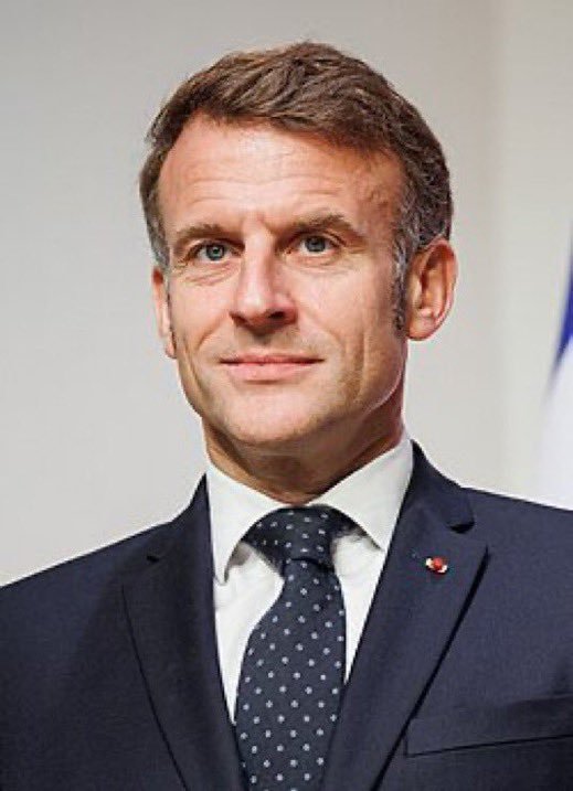 QTruth0_1's tweet photo. Do you think Marine Le Pen would be a better President of France than Emmanuel Macron?

🇫🇷🇫🇷

🅰️. YES 🟢

🅱️. NO 🔴 https://t.co/ly3yQ7yKSs