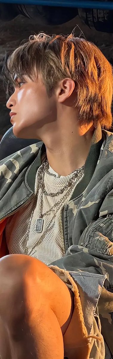 formklees's tweet photo. craziest side profile https://t.co/QPTaFFwXyx