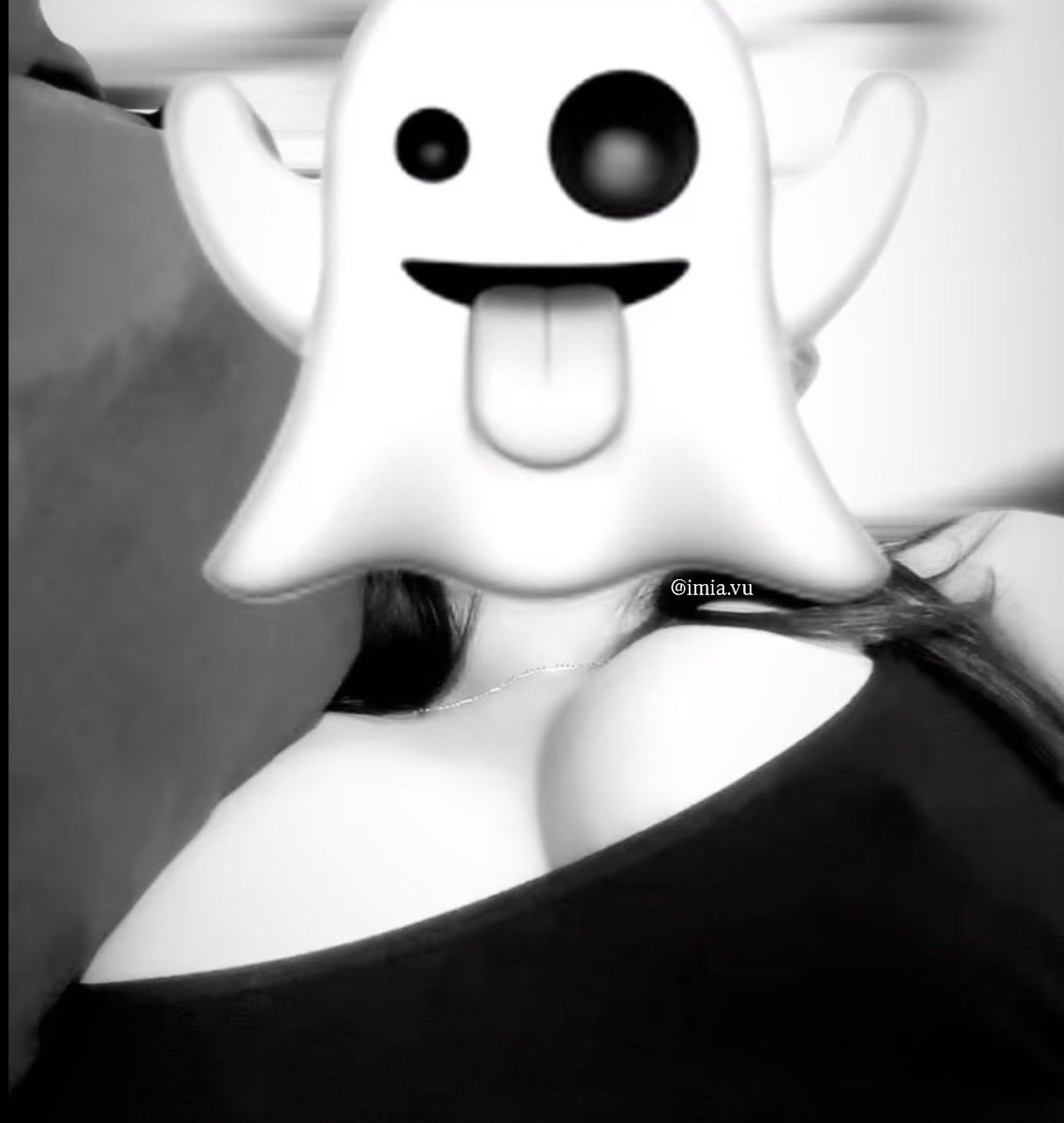 imiavu's tweet photo. Holaaa, síganme en el ig 🖤🖤 https://t.co/jX6bF8gazK