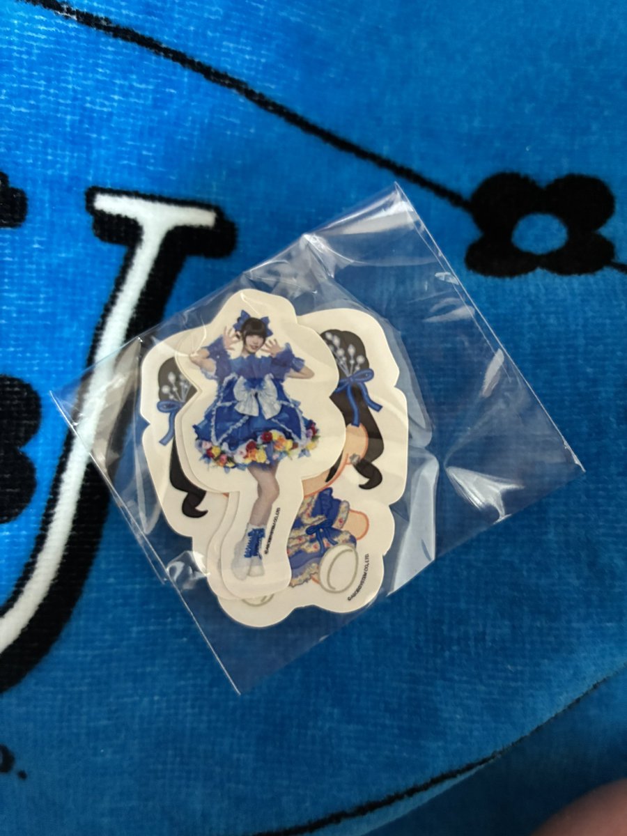 mzzllyu's tweet photo. ぴあアリのカプセルのシール、よーく見てみたら3枚入ってた！ラッキーすぎ \( ´˘`)/ https://t.co/P7W7MawQXC