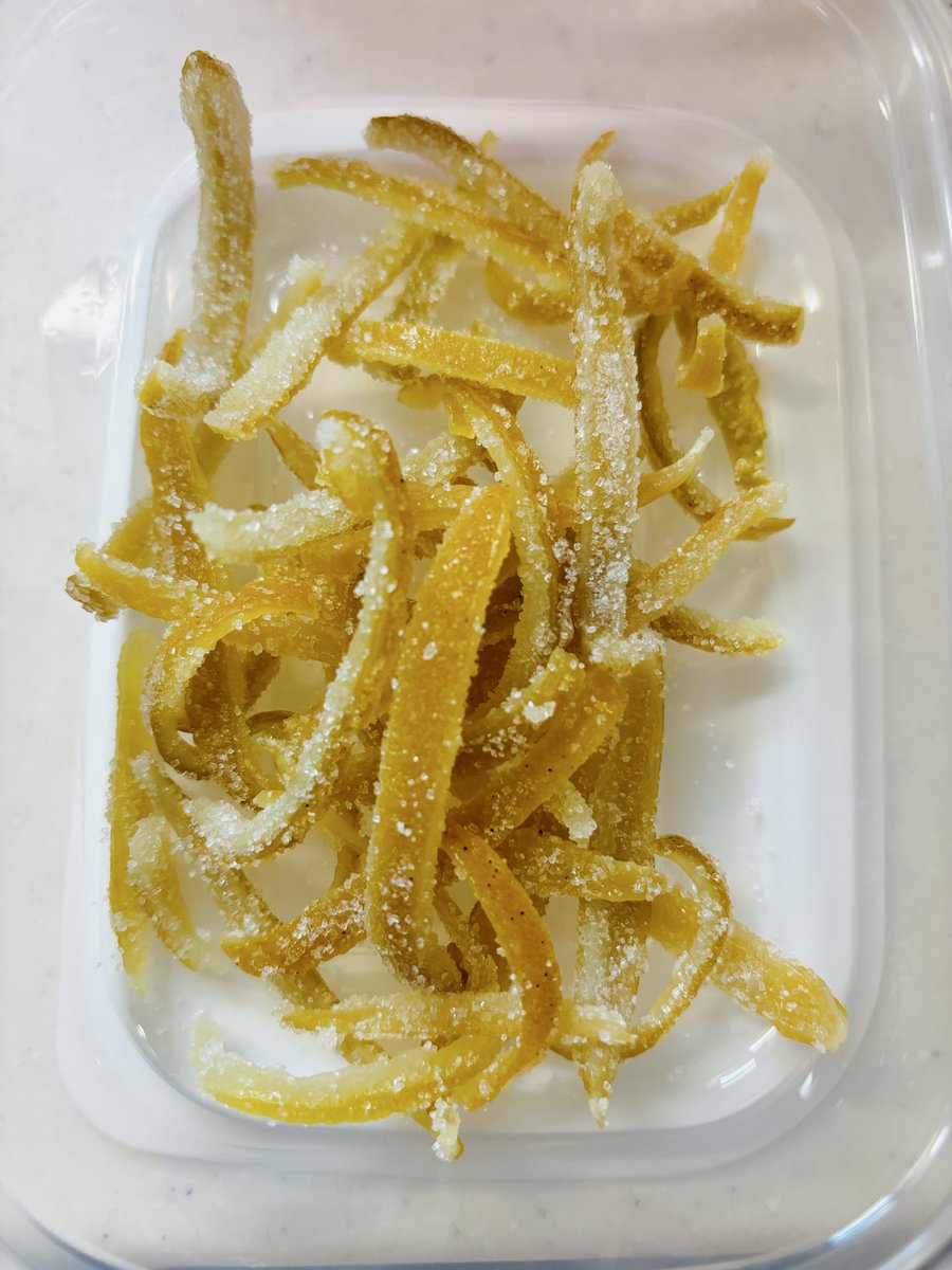 MK552090's tweet photo. #皮まで使えるレモン 🍋
#にんじん苦手でも食べられる 
#旬の野菜クッキング
レモンピール🍋＆にんじんケーキ🥕作りました♪

🍋自家製レモンピール🍋
ほろ苦さと爽やかな香りがたまらない✨
手作りならではの美味しさです♪

🥕スパイス香るしっとりキャロットケーキ✨爽やかなクリームチーズが絶妙�� https://t.co/ap4vPyk0he