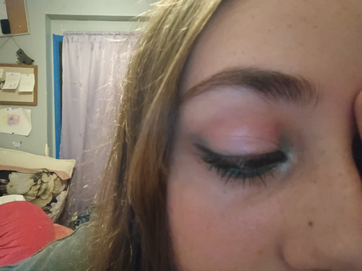 abbie8091's tweet photo. Trying new makeups looks!! How am I doing? https://t.co/AtHOvzl96z