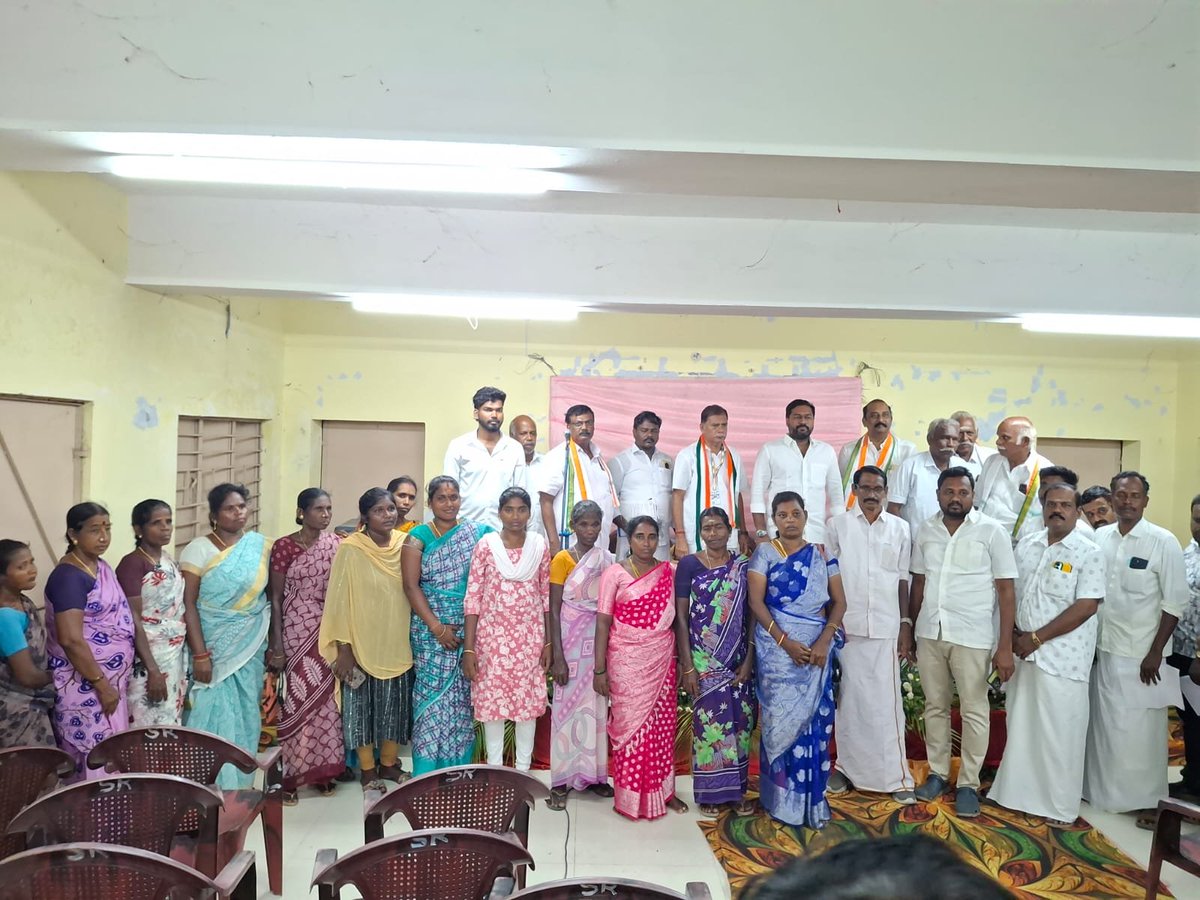 kalyanvicky's tweet photo. கீழ்வேளூர் சட்டமன்ற தொகுதியில் SSA -2 பார்வையாளர் திரு.ராமசுப்புராம் Ex MLA அவர்கள் கலந்து கொண்டு SSA -2  விவரங்களை எடுத்துரைத்தார்.இதில் மாவட்ட காங்கிரஸ் கமிட்டி தலைவர் திரு.P.V.R. விவேக் அவர்கள்  மற்றும் தொண்டர்கள் கலந்து கொண்டனர்.
@INCTamilNadu @manickamtagore
@pvrvivekoffl https://t.co/CIjgf2xil1