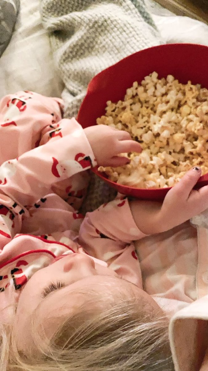 Vampiowl's tweet photo. ㅤㅤ
Movie night
ㅤㅤ https://t.co/NTV3EOBNJc