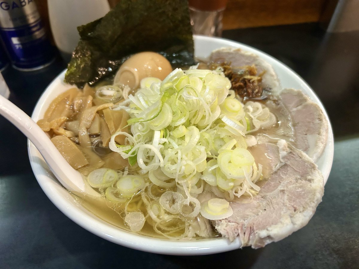 dartskebab's tweet photo. 本日のお昼は、
一条流がんこ総本家分家荒木町にて、
上品の塩🍜✨

安心安定の上品！美味いわー✨
これを食べないと休日が始まらんぜ🙂 https://t.co/M3PnyUVFLa