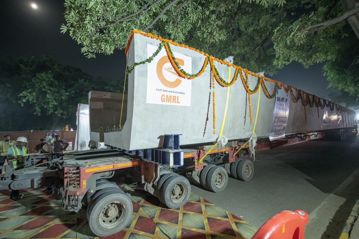 GurugramRail's tweet photo. GMRL Achieves Major Milestone with Launching of First U-Girder

Gurugram, 28 August 2026: GURUGRAM METRO RAIL LIMITED (GMRL) achieved a major construction milestone with the successful launching and erection of the first pre-tensioned U-Girder for the Gurugram Metro Rail Project https://t.co/BMhLR9vBzC