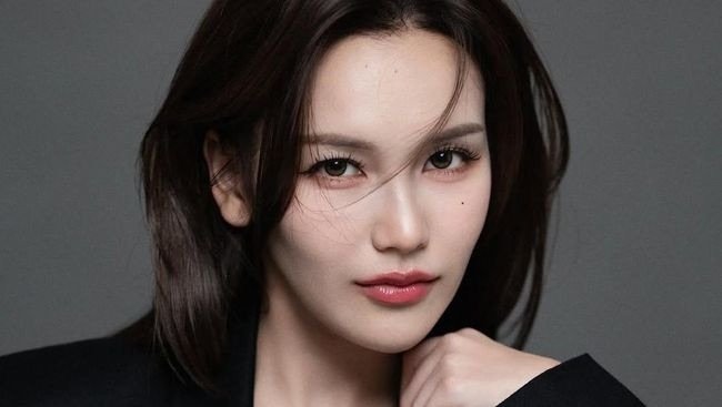 fluspop's tweet photo. ayu tingting diwawancara infotainment soal viralnya kepindahannya dari depok. tanggapannya:

“banyak yang lebih penting dari berita saya, lebih baik nyumbang ke daerah bencana, kita kan sedang berduka.”

Source: FlushAnton https://t.co/kvdQDwQIIJ