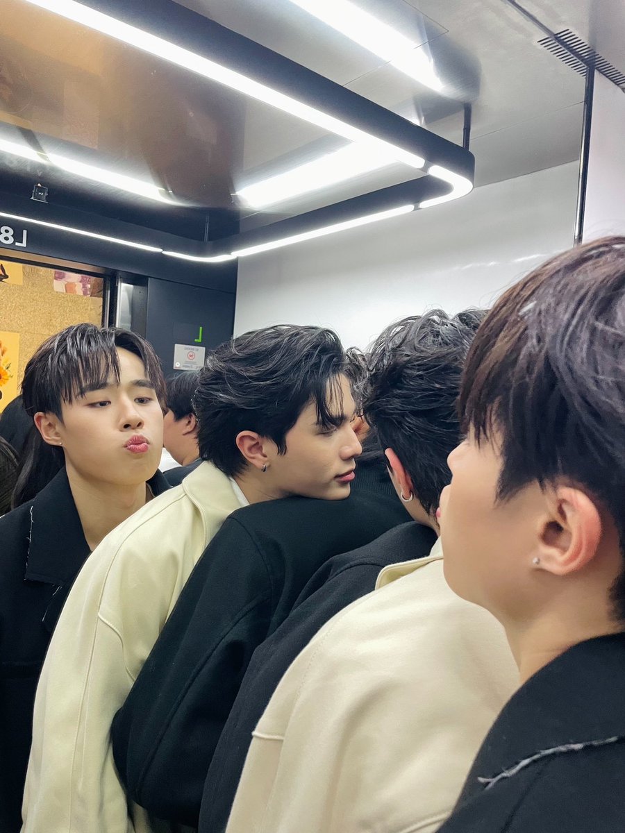 tsubaring021420's tweet photo. 😘
#nnutdan 
#williamjkp https://t.co/n4FTT3gbZc