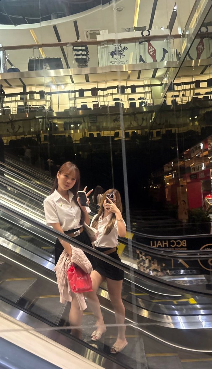 BrunoChadw8617's tweet photo. เงี่ยน 2-1 https://t.co/4oZp8sbfAd