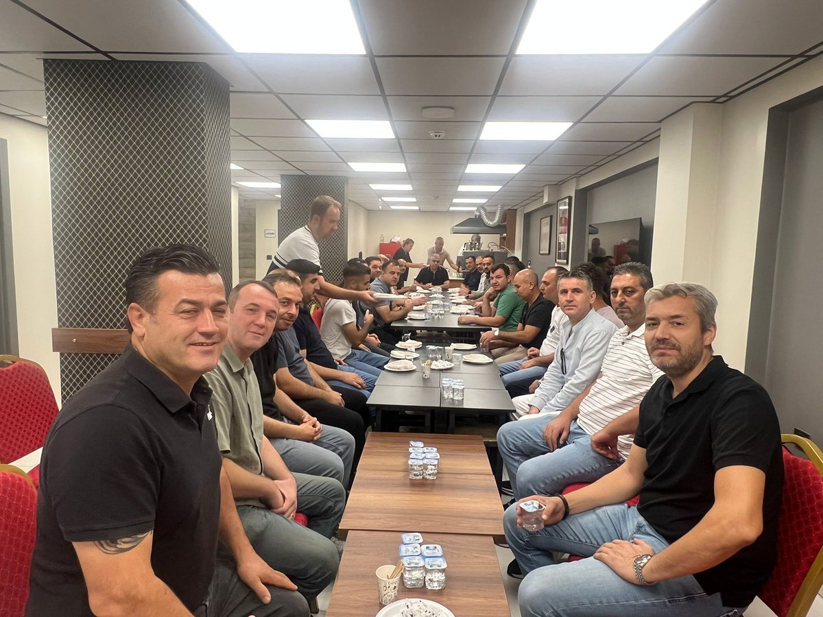 Erkanuz74709769's tweet photo. BMC Otomotiv Otobüs Montaj-Trim Bölümü’nde görev yapan üyelerimiz şubemizi ziyaret etti.
Birlik ve dayanışmamızı güçlendiren bu güzel ziyaret için tüm üyelerimize teşekkür ediyor, çalışmalarında kolaylıklar diliyorum.
Birlikte daha güçlü, birlikte daha güzel yarınlara... https://t.co/l84pfq94Hy