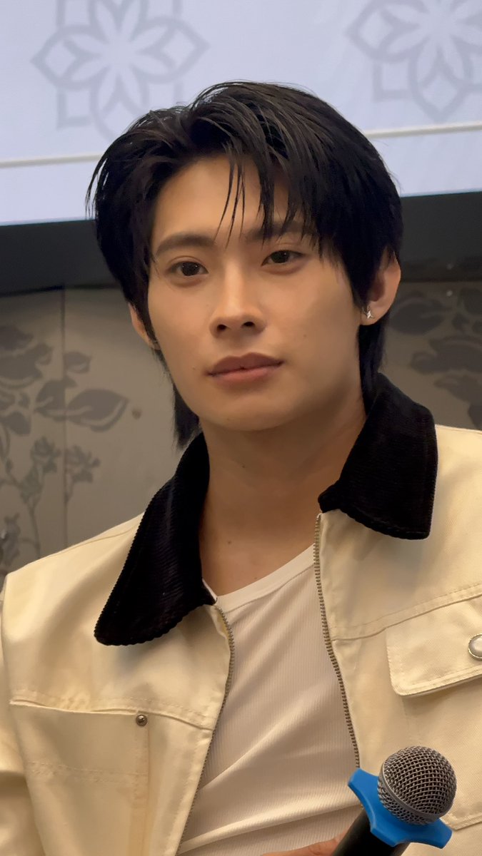 yoknism's tweet photo. สุดหล่อเลยละ
TUTOR SHINING WITH LAITHAI
#TutorXLAITHAI #TutorKrp https://t.co/MszCCRhsul