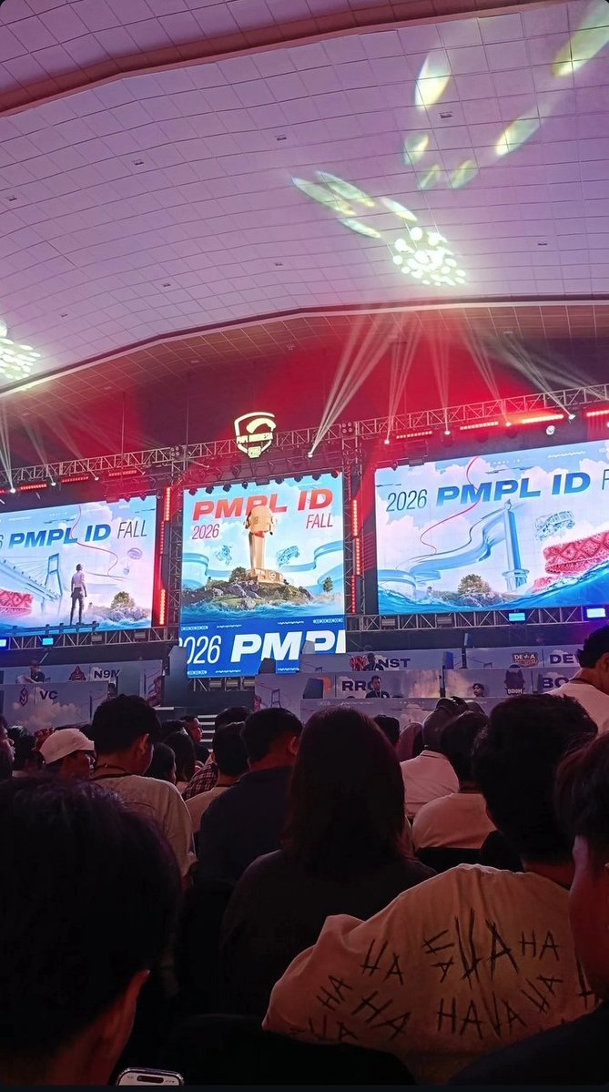 malkiesx's tweet photo. #PUBGM 
GRAND FINAL PMPL ID FALL at Manado. Manyaalaa membara cuaca Deng tuan rumah nya yg on the top 🔥🔥 https://t.co/WL10iIdwZi