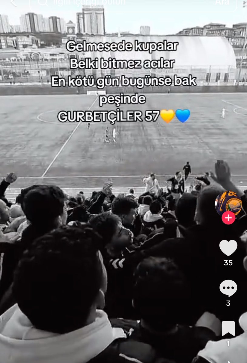 19gorkem22's tweet photo. O sırada Konyaspor bestesiyle diğer taraftar grupları https://t.co/JOBvSuwkyF