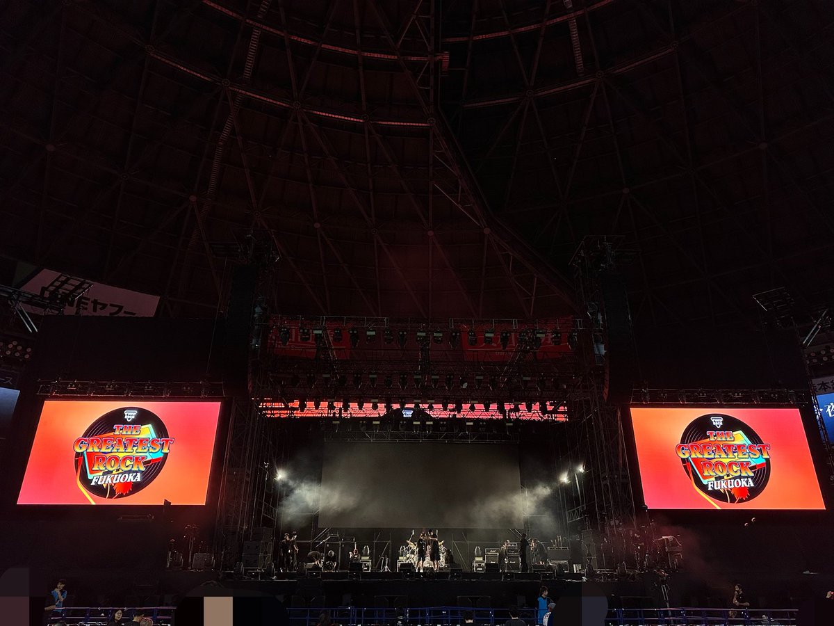 yuta2012's tweet photo. "BAND-MAID 「THE GREATEST ROCK
FUKUOKA」 お給仕"
@福岡・みずほPayPay ドーム
初ドーム🏟️お給仕🎀完璧なパフォーマンス
でアリーナは大興奮🔥初見さんが大半の中、
見事に怒涛のセトリでドームを制圧した様に
思います。音響もゴリンゴリンで最高でした❣️
#bandmaid #フクロック #福岡ドーム https://t.co/pSxz1QiaEy