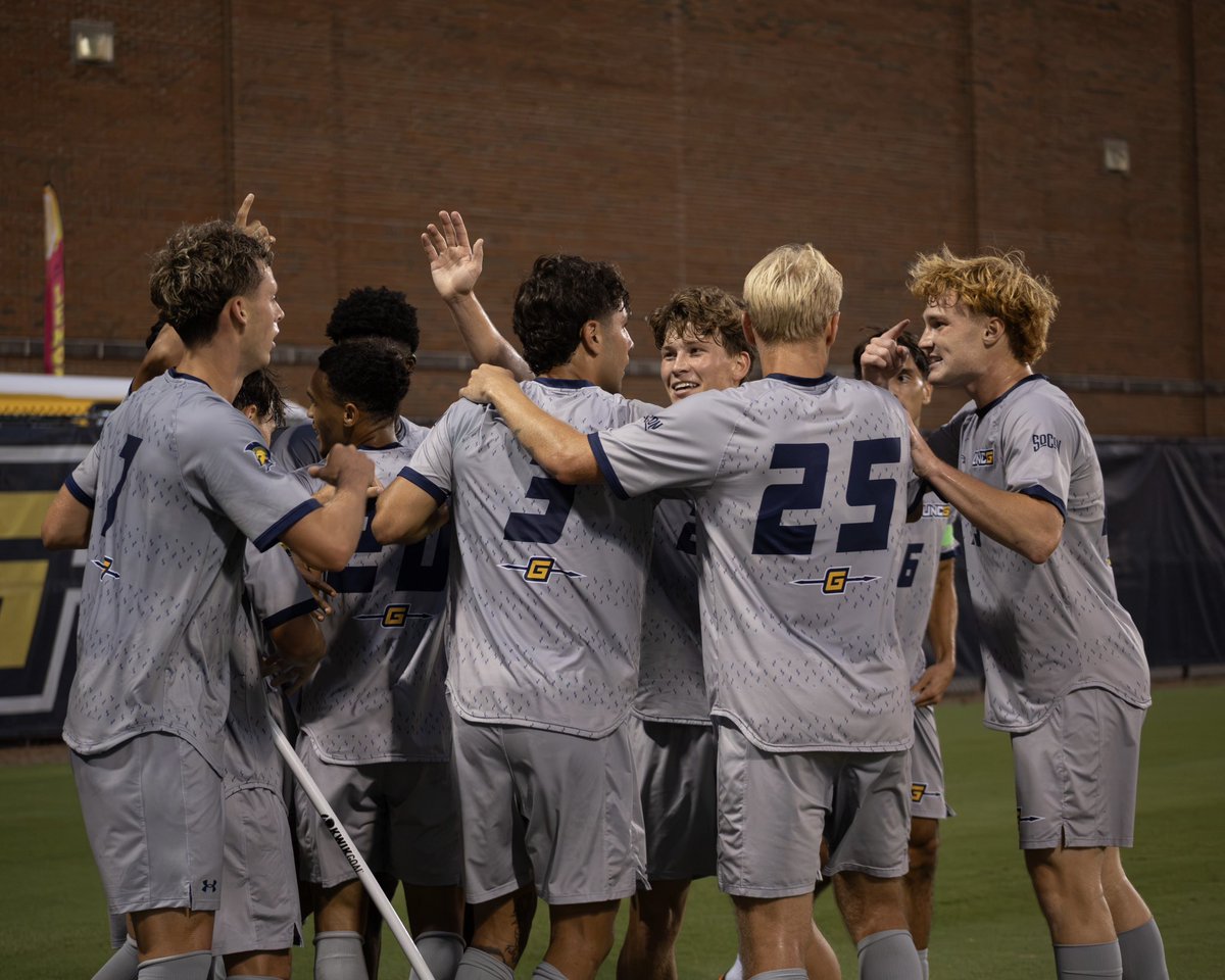 UNCGsoccer's tweet photo. RECAP | No. 21 Men’s Soccer Splits Points in 1-1 Draw with West Virginia 

📰 » https://t.co/v8DWj1OMKk

#letsgoG https://t.co/LkYAg6LELd
