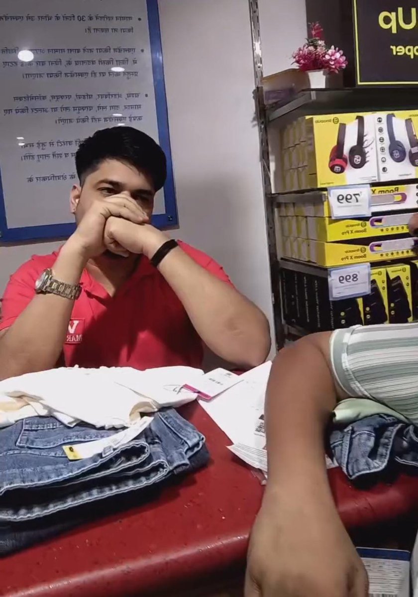 imshanti_01's tweet photo. A man who went to exchange jeans at DMart was asked to pay ₹500 extra. 

I shopped at DMart and the jeans turned out to be a little small. When I went to exchange them, they said I will have to pay for the coupon I used. 

He had used a coupon in DMart due to which he got a discount of ₹500 but now he is sitting at the counter and saying that the coupon has become zero now. 

Whereas the customers kept saying that they would pay as much as the jeans cost, but we had received the coupon when we had done the shopping earlier, so why would it be zero? 

This is a scam by Dmart, then why will the coupon cost money again for exchange? 

DMart please answer this soon why is this happening