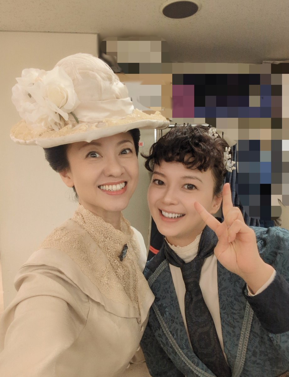 gi_ryoko's tweet photo. #風薫る
ご覧頂き,また沢山の嬉しいコメントも
心からありがとうございます🙇
#多部未華子 ちゃんとは幼い頃から仲良しで✨️
家族みんなで温泉に行ったり♨️
私の産後すぐ赤ちゃんに会いに来てくれたり💕
やっと未華ちゃんと共演出来まして
自称親戚の叔母な私は感無量😭
また会えますように🍀
#魏涼子 https://t.co/42AqhajNy4