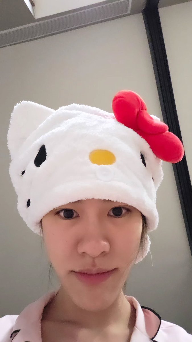 friedebiii's tweet photo. please never stop posting selfies from this angle https://t.co/amin25HTdG