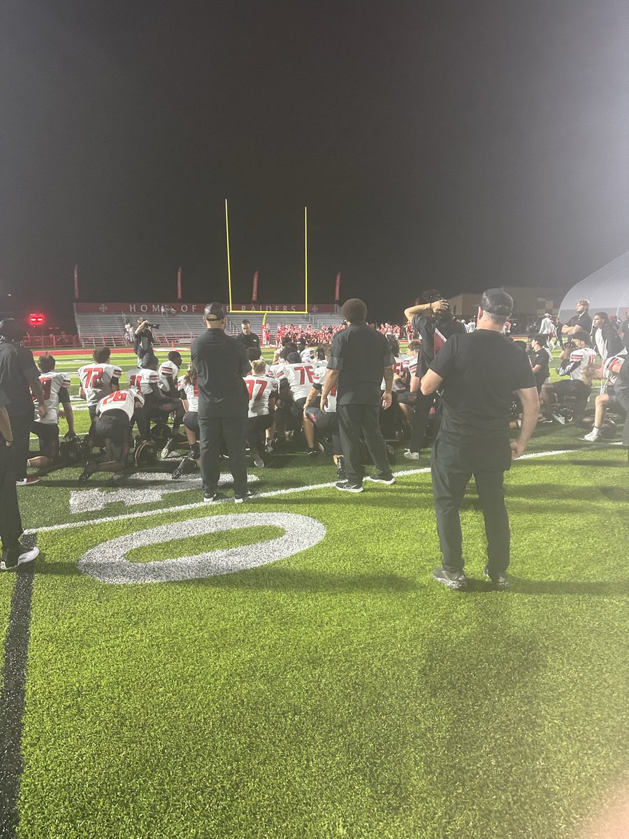 raptorathletics's tweet photo. Raptors led by a dominant defense get a big road win 21-6 tonight over Regis Jesuit. Raptors move to 2-0 on the young season. Way to go Raptors !!! #copreps https://t.co/SKsWlw5Ecp