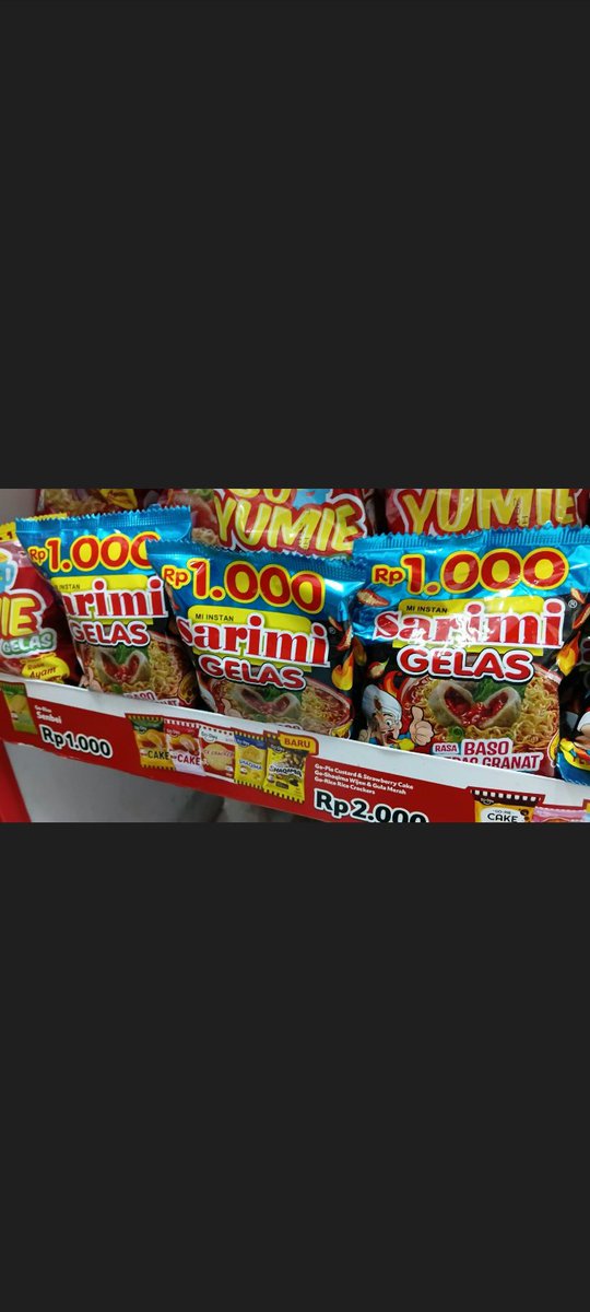 RedRuby990's tweet photo. Sarimi gelas rasa baso granat ini ternyata gurihnya bikin nagih ya, pedes gurih nampol nya meledak jadi satu, suka dehh https://t.co/ySp01XxjmU