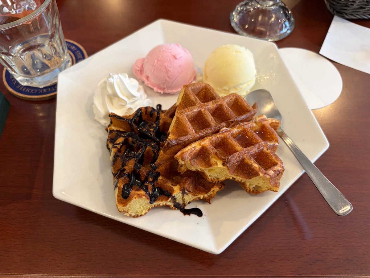 uRonno88's tweet photo. 謎解きのカフェ来てる https://t.co/7e9nLJK988