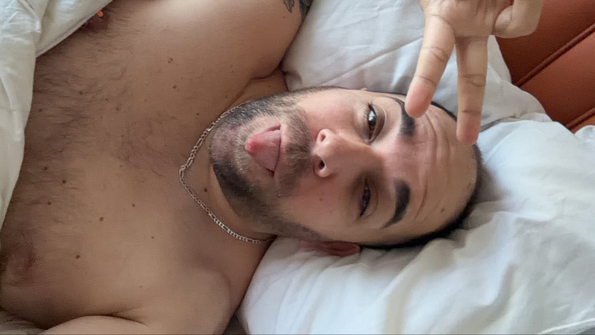 ItalianBunnyBut's tweet photo. Good evening twitter world 🥰 https://t.co/ng0kBrEtSH