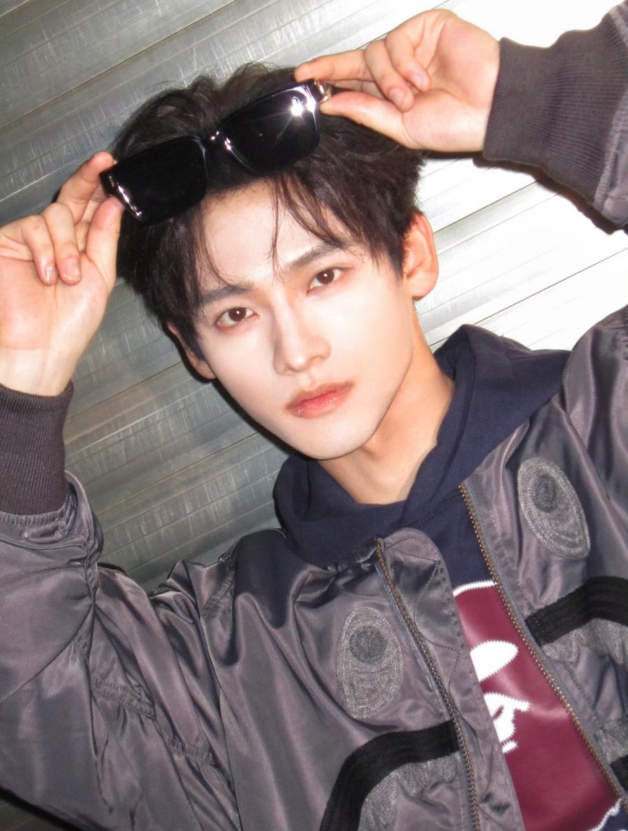 ursscene's tweet photo. 이날 전이륜 너무 조와함 // https://t.co/yqfcgNwbdw