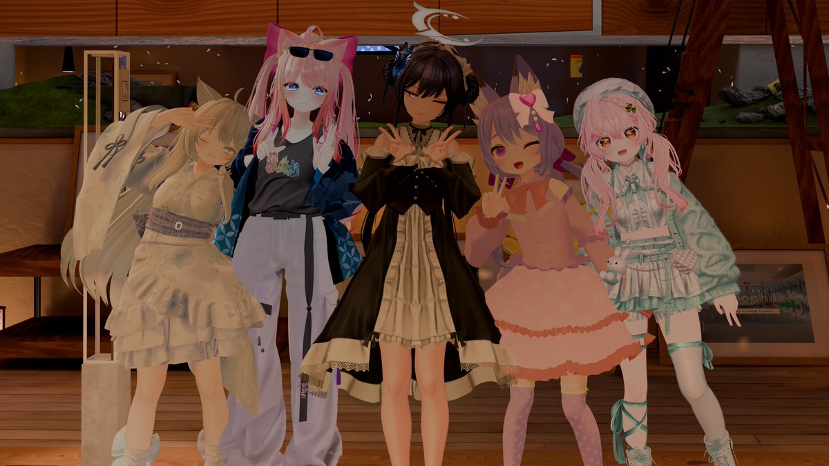AKIRIA_Games's tweet photo. 映り込みのドアップとグループ写真(/・ω・)/ https://t.co/vQ6t3AbG2A