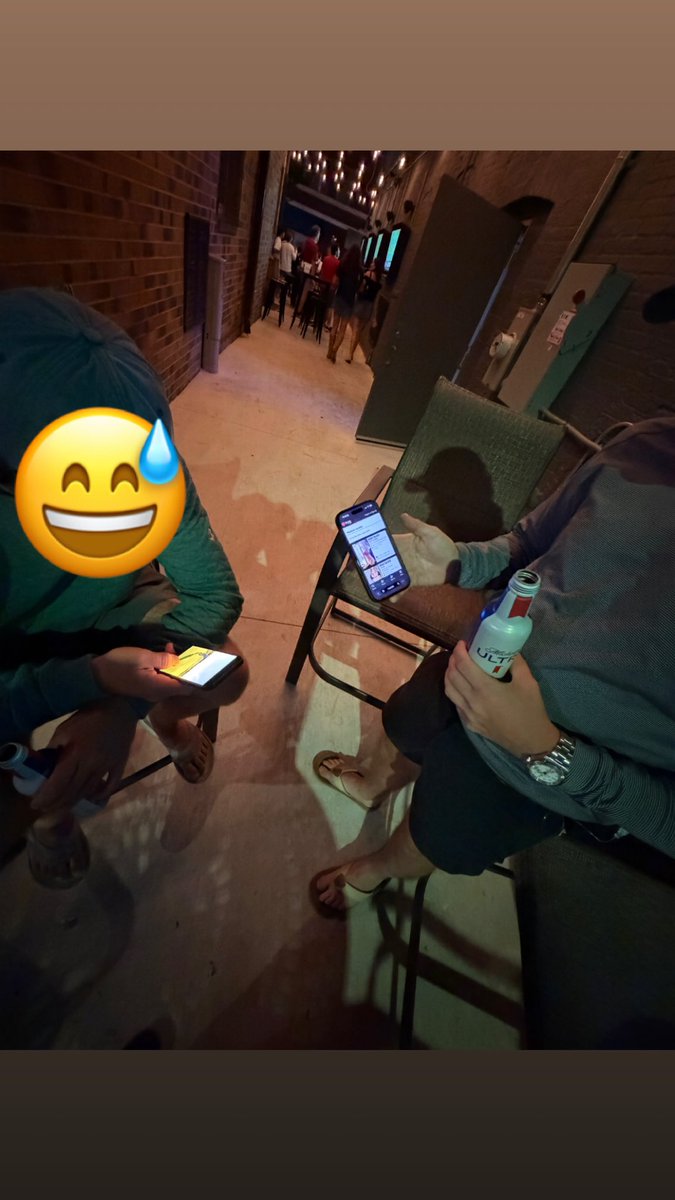 ChettyArnald's tweet photo. The left hates to see a #beevmeetup. We got @thepring13 finding hookers at jays #expand https://t.co/LFBPw1LY9i
