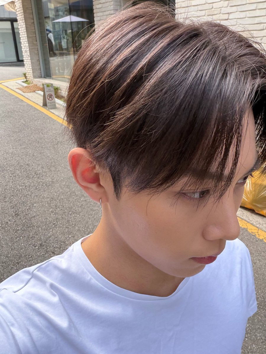 shotgrizze's tweet photo. dari angle ini kenapa jadii mirip levi njirr:3 https://t.co/gyrQFOAqPJ