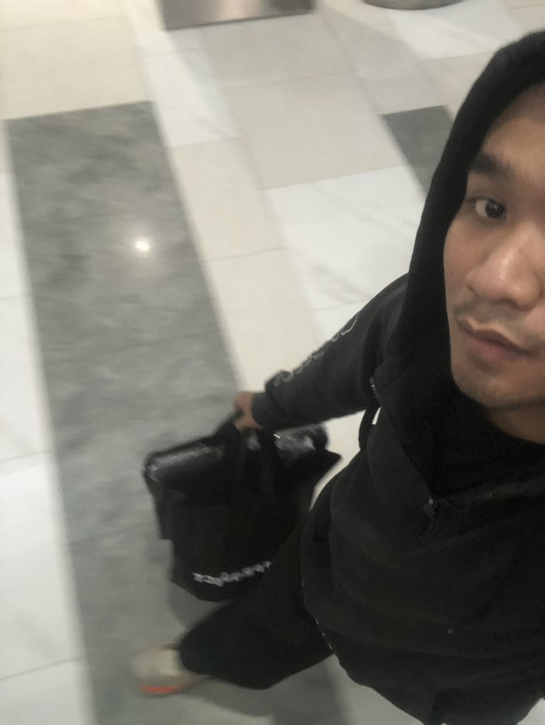 XillusionRavenn's tweet photo. udh di titik kerja gaperlu semangat yang penting berangkat.. https://t.co/sGImV8BTai