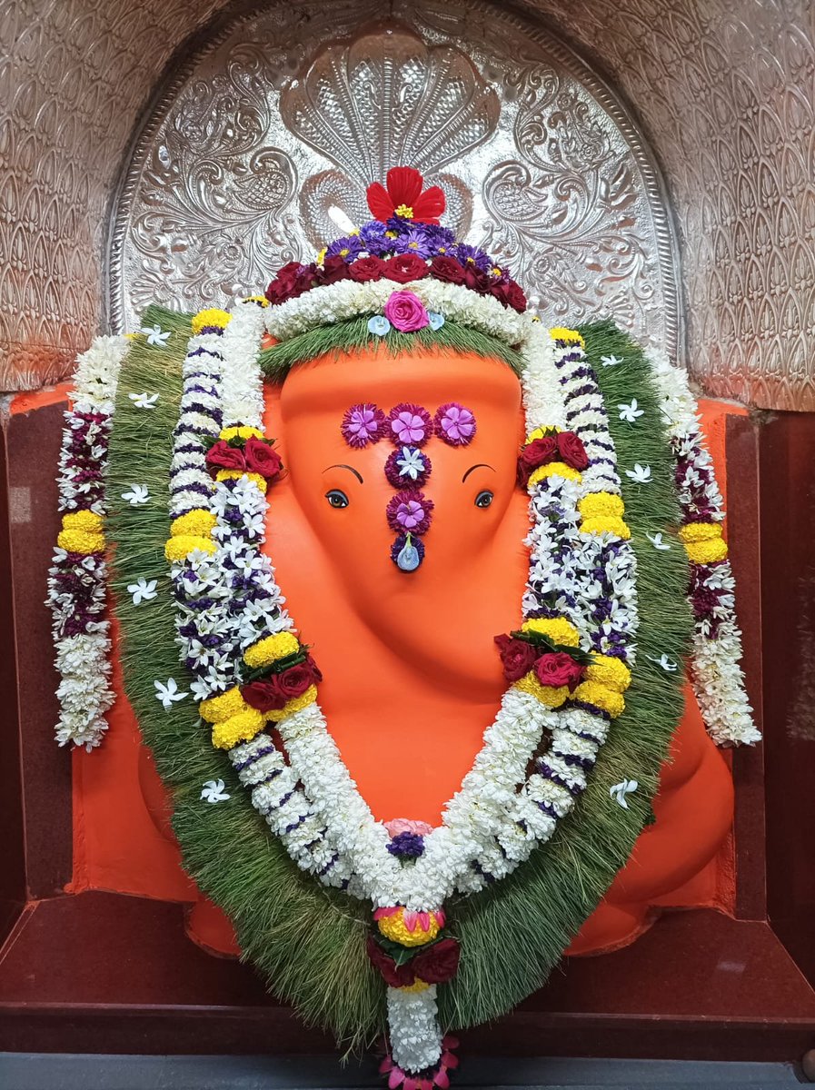 lalitkathpalia's tweet photo. Pune's oldest, benevolent, compassionate  Parvati Nandan Ganeshkhind Lord Ganesha comes on Twitter for its devotees🙏

Blessings from  Ganesha today on 29th August '2026. 

 Aum Gam Ganpataye Namah🙏

 Ganpati Bappa Morya🙏 https://t.co/ppKtWfNQBW
