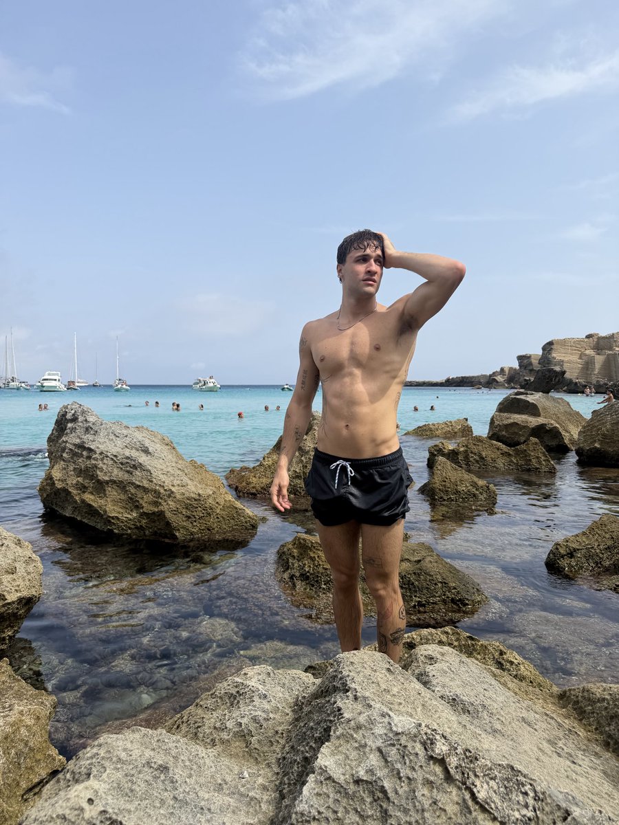 JayAndThomas's tweet photo. Newbie here :) follow me 😅 https://t.co/9Q2TfkhSp2