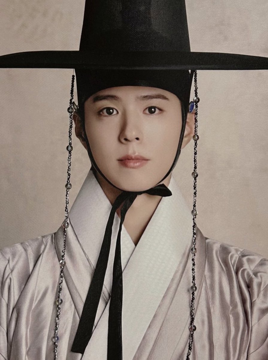 gummyblue_'s tweet photo. 걍 박보검 한복입고 어진처럼 찍은 사진만 보면 보검마마 하면서 눈물 흘리는 경복궁 여시 됨.. https://t.co/RNowMsgeAW
