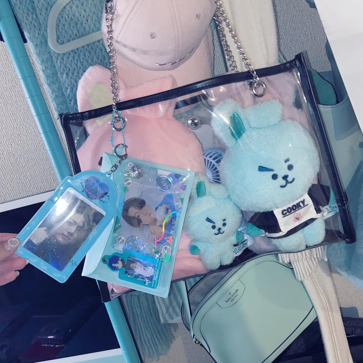 romarinho1_'s tweet photo. Jungcooky bag https://t.co/TT7k0grJ7q